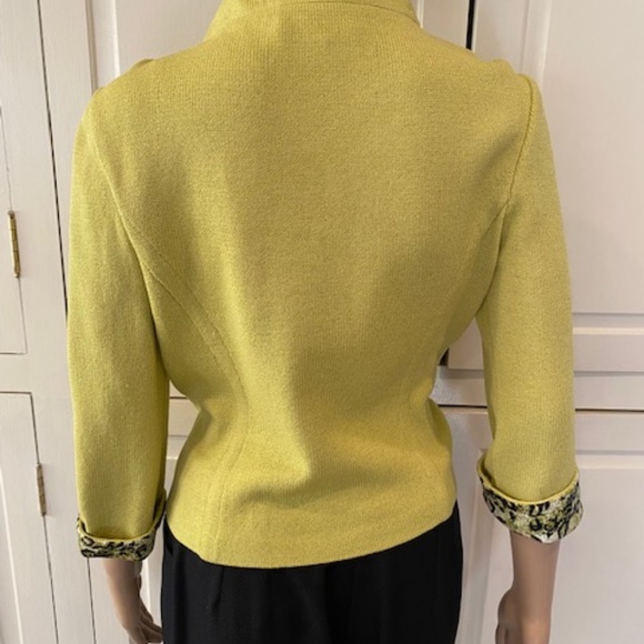 ST.JOHN COLLECTION Lime Green Sweater with Animal Print Cuffs Size 6 - Picture 3 of 7